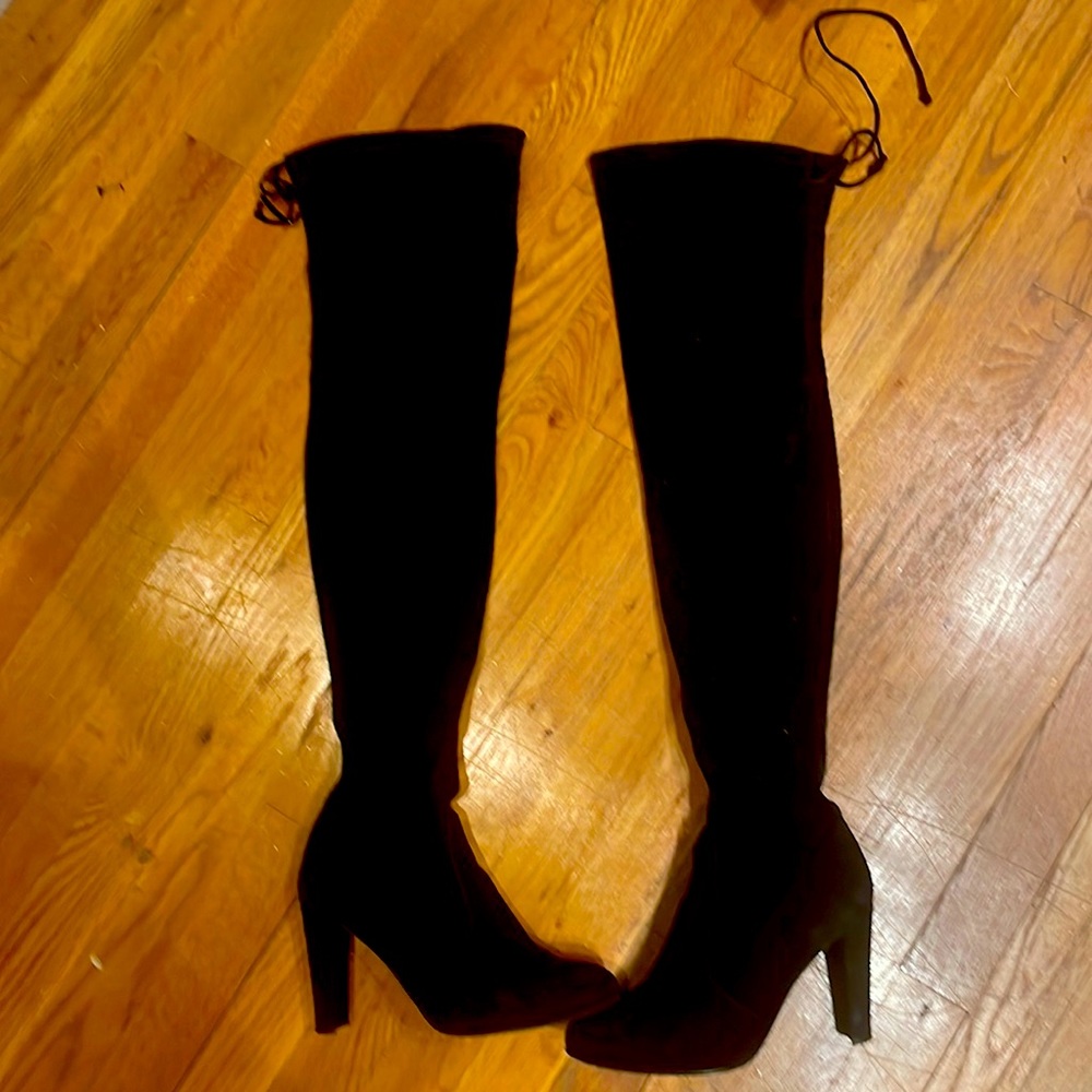 Stuart Weitzman heeled Highland Boot in black suede- lightly used